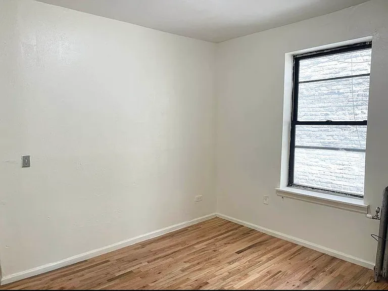 2204 Clarendon Rd #1C — Photo 2