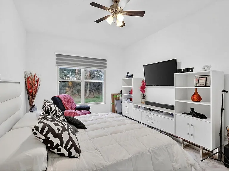 416 SW Horseshoe Bay — Photo 15