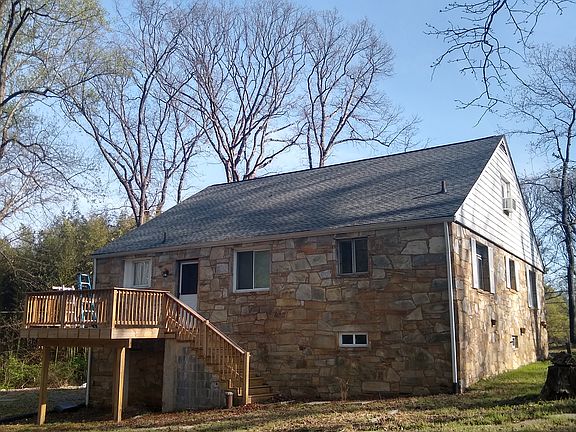 3rd image of 8636 Arlington Blvd