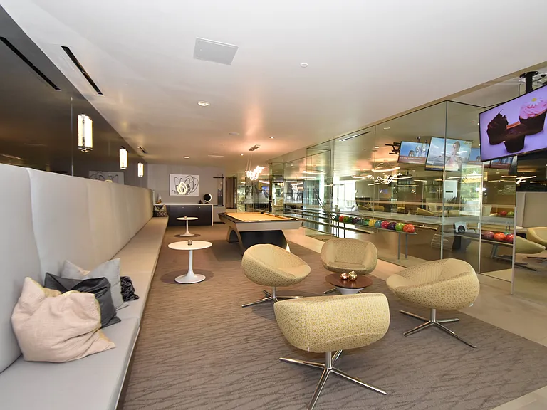 360 Luxury Apartments — Photo 23