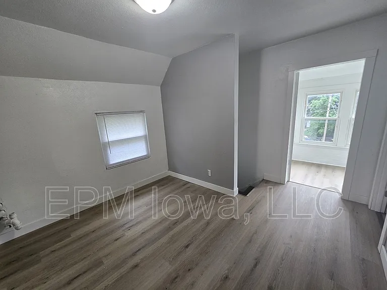 1527 4th Ave SE — Photo 31