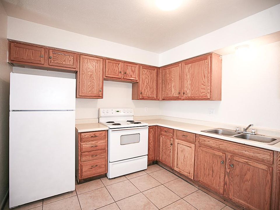 1st image of 124 E Ingram St APT C
