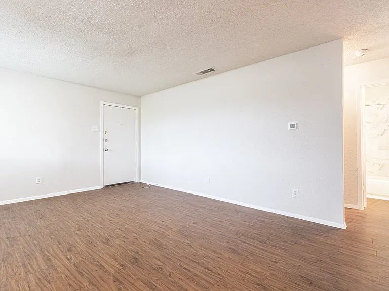 323 W William Cannon Dr #B — Photo 6