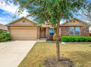 300 Hendelson Ln, Hutto, TX 78634