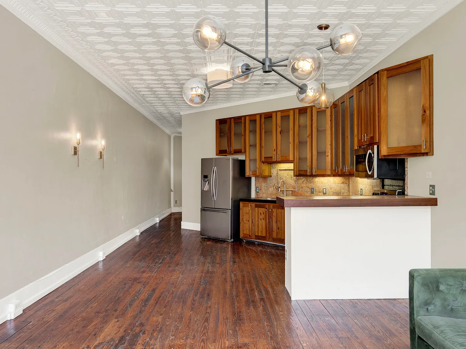 2 bed, 1000 sqft, $2,475 — Photo 3