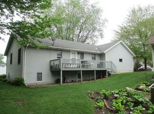 7372 Boulder Bluff Dr, Jenison, MI 49428