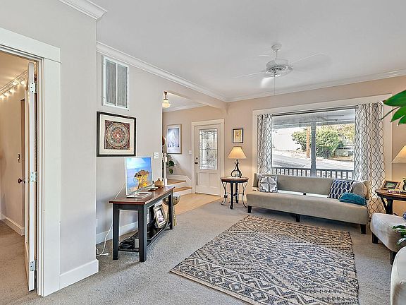 3rd image of 128 Nob Hill St