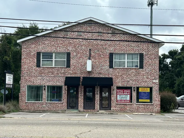 1956 E Pass Rd, Gulfport, MS 39507