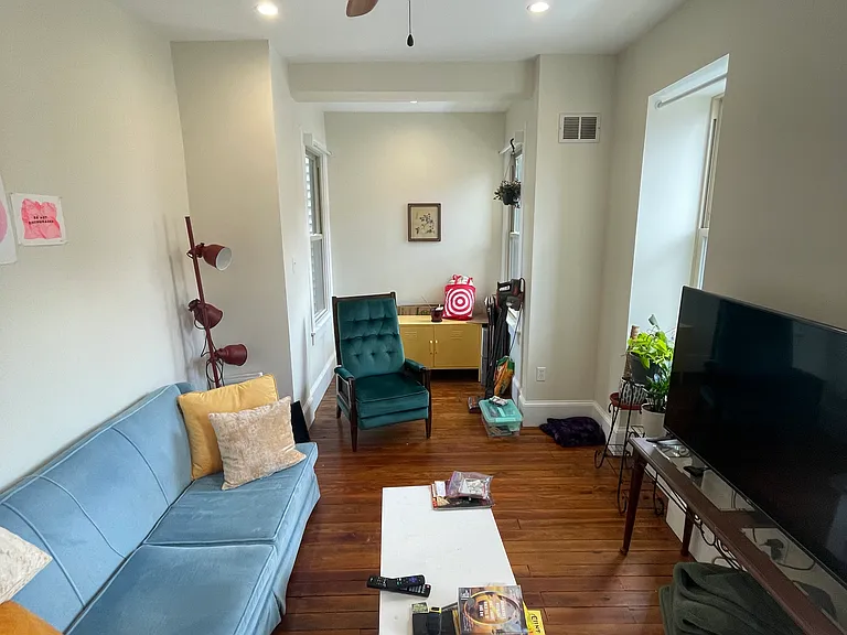 N Marshall St — Photo 11