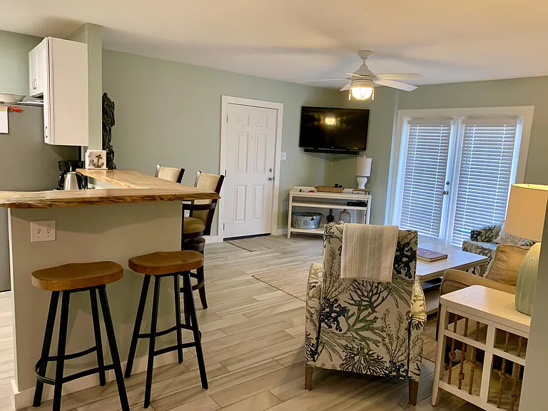 2100 W Beach Dr #204 — Photo 5