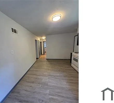 1209 Cove Ln — Photo 4