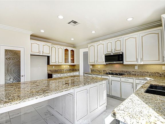 3rd image of 12552 Lasselle St