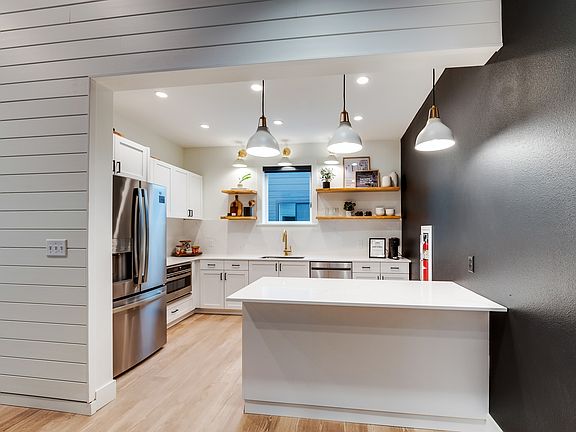 Clubhouse Kitchen