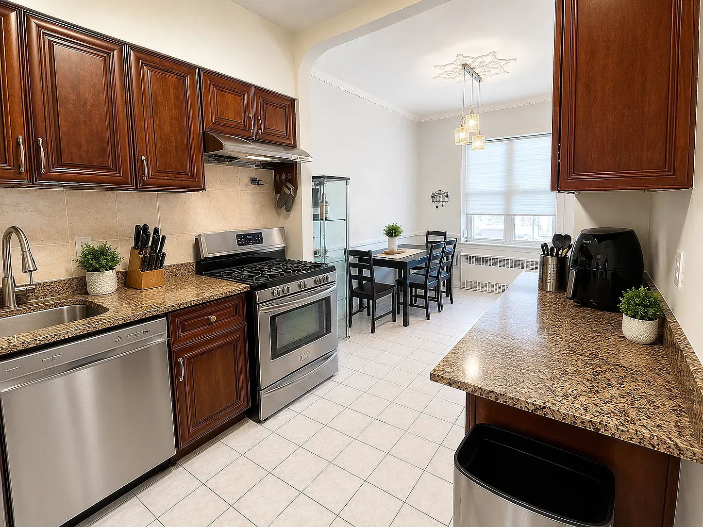 1120 East 53rd Street — Photo 3