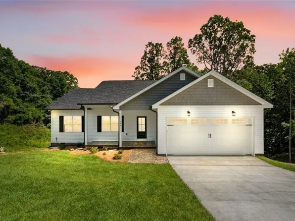 849 Greystone Rd, Asheboro, NC 27203