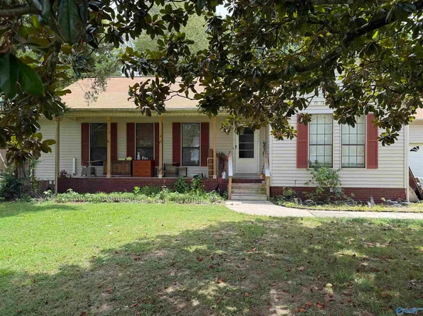 1805 Brookmeade Ave, Athens, AL 35611