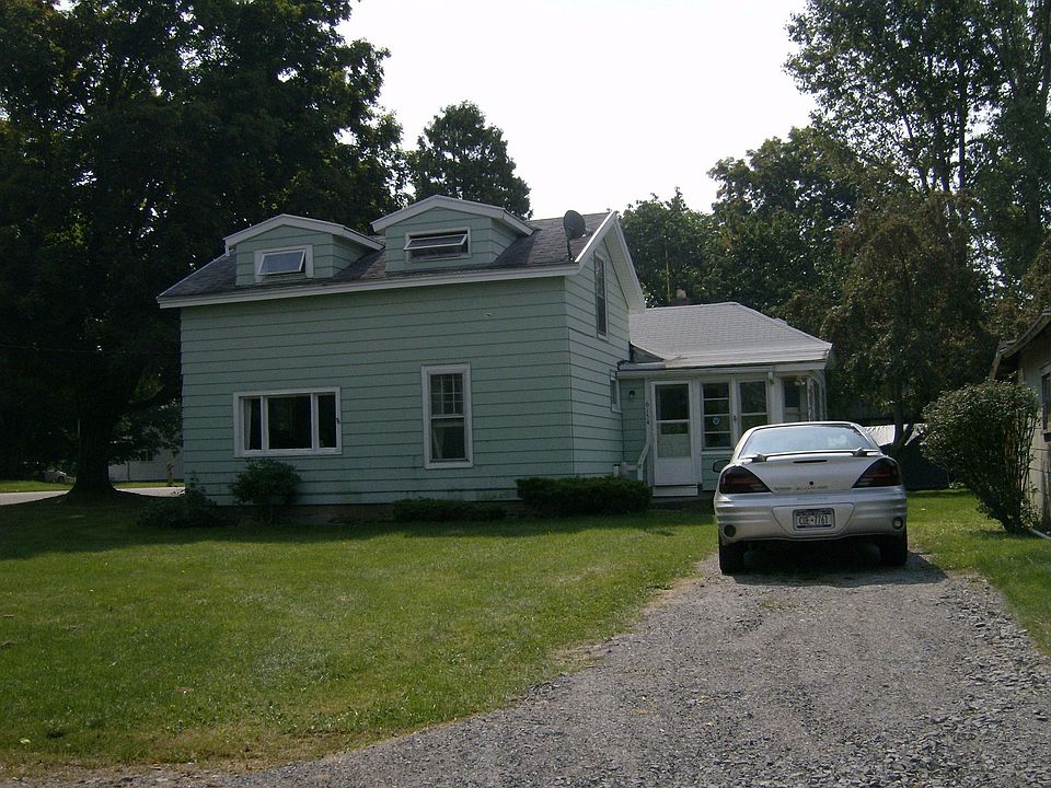 2nd image of 6154 Elm St
