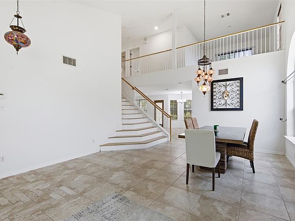 5th image of 10224 Beard Ave