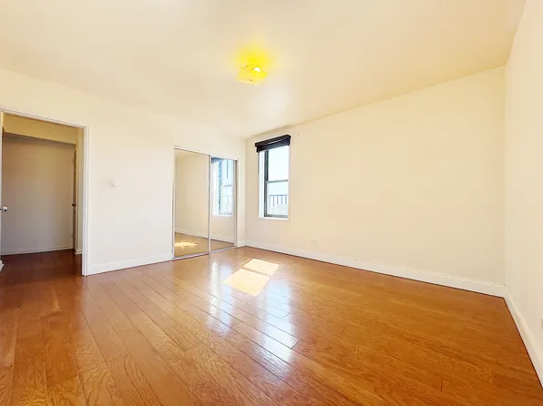 9040 Fort Hamiltn Parkway image 6 of 15