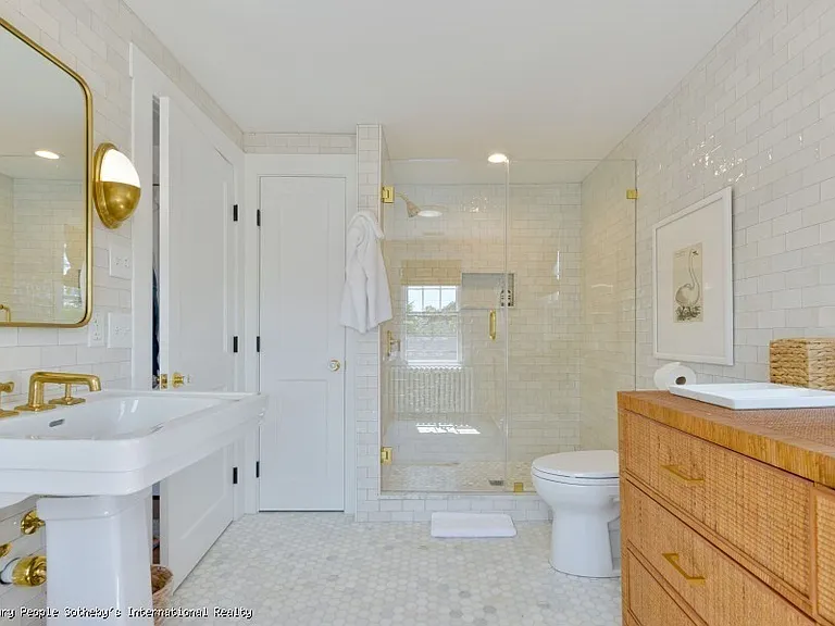 3 N Beach St — Photo 8
