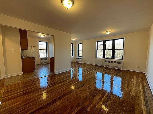 4th image of 41-22 Parsons Blvd #601