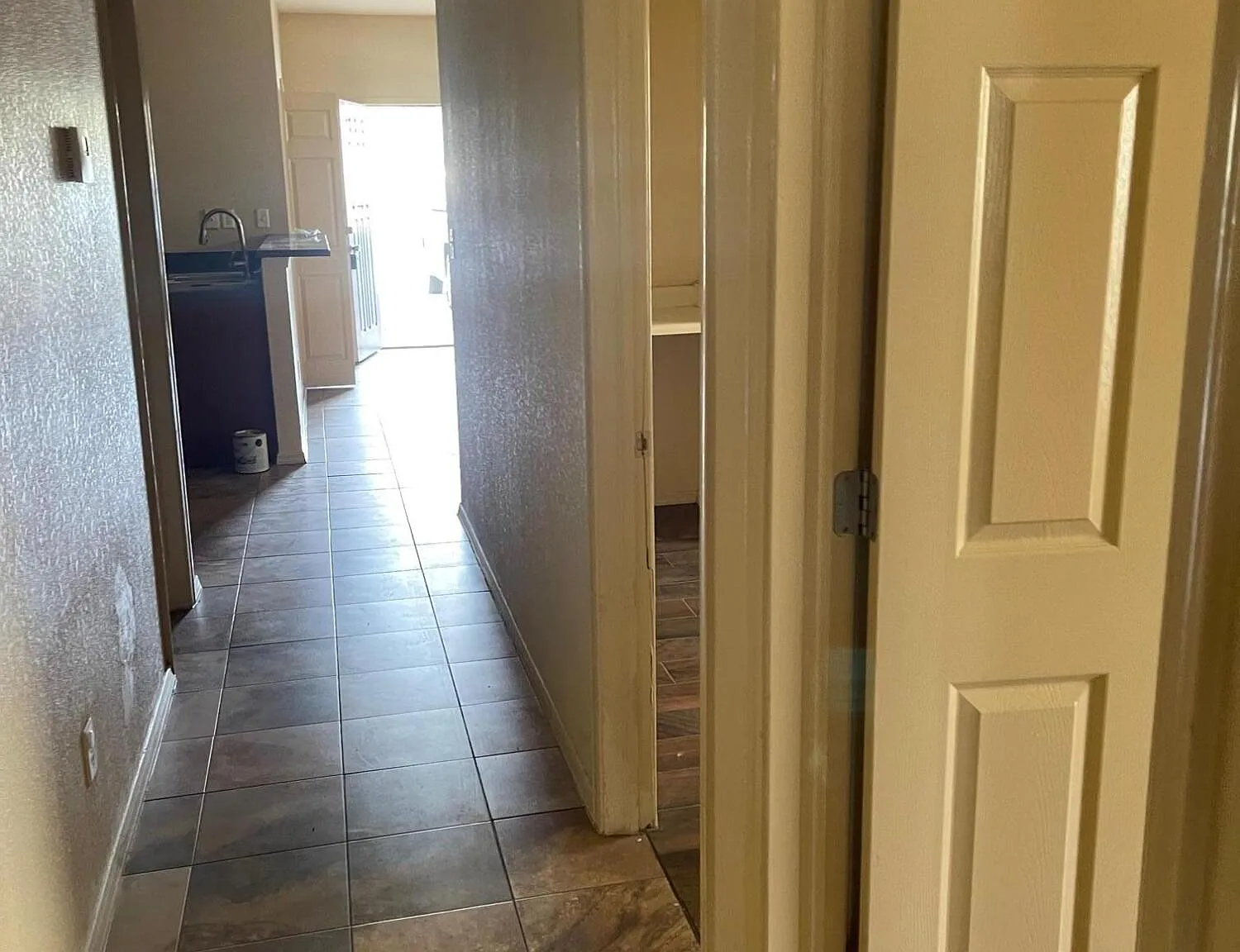 3 bed, 2.0 bath, 1207 sqft, $1,295 — Photo 4