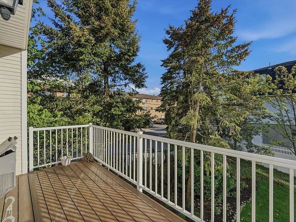 2 Marina Dr, Bayonne, NJ 07002 | MLS #260014476 | Zillow