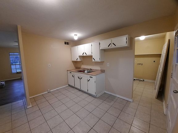 Kitchen to Laundry Room