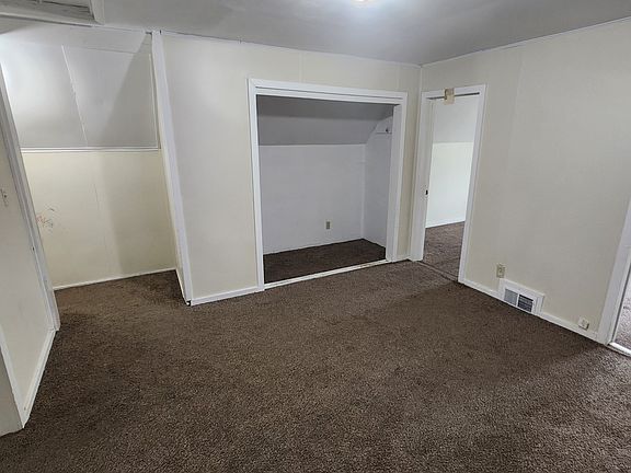 3rd image of 1005 N Water St