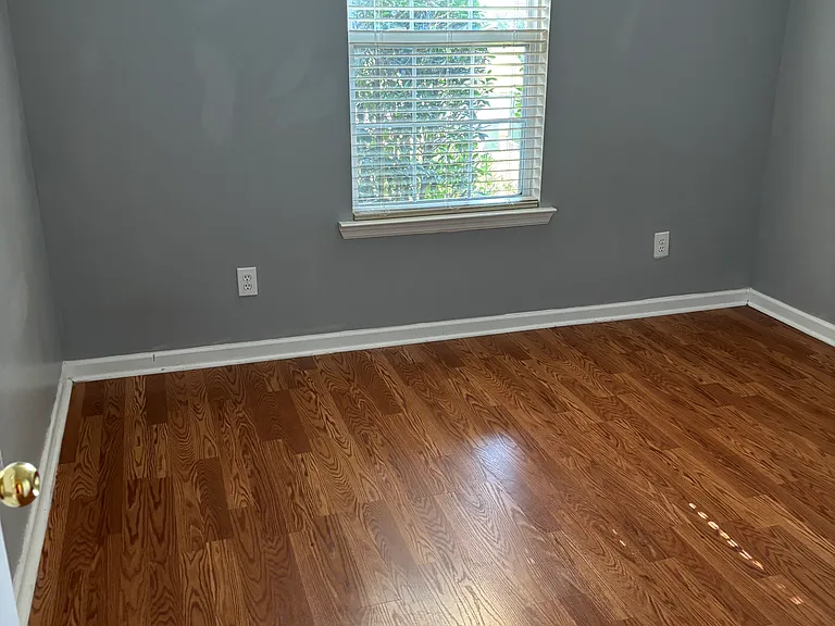 110 Meadowglade Ln — Photo 6