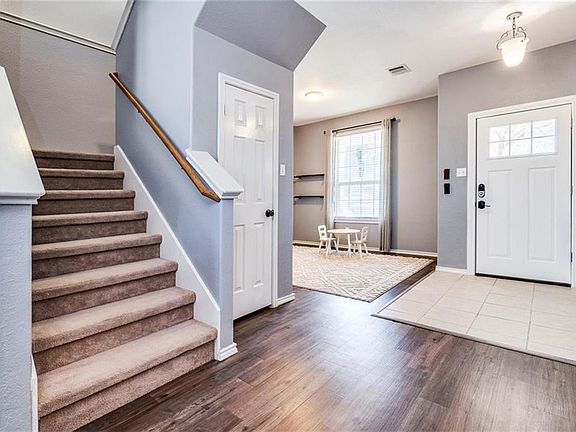 3rd image of 1365 Beechwood Dr