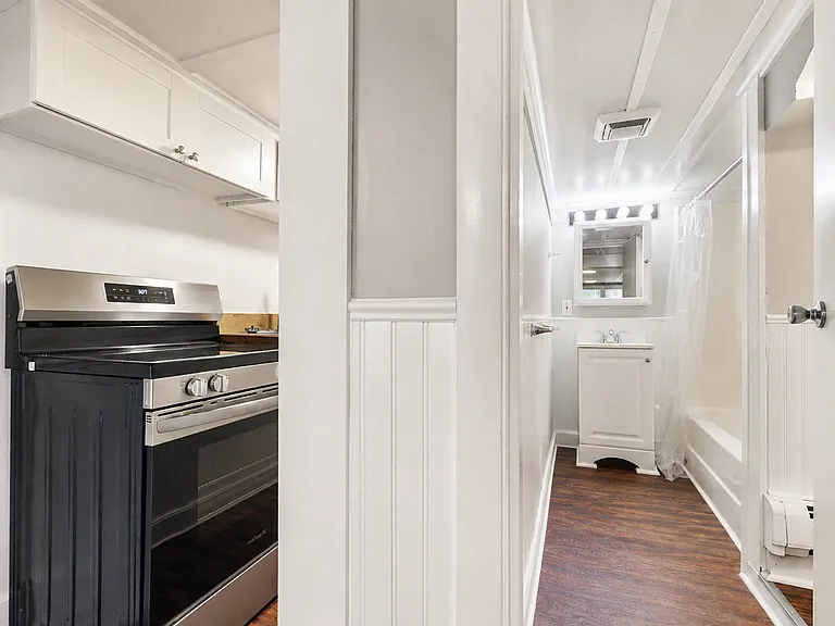 40 Court St #1 — Photo 21