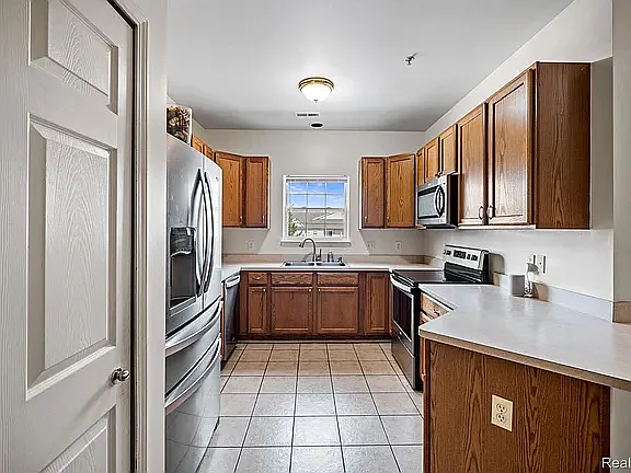 17200 Addington Dr — Photo 6