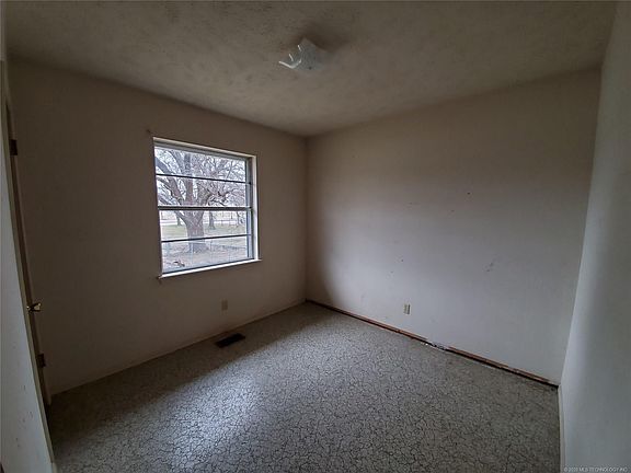5th image of 1822 W Sunset Dr
