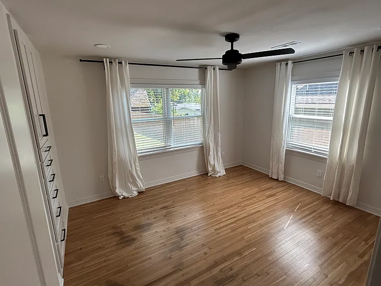 421 W Adams St — Photo 7
