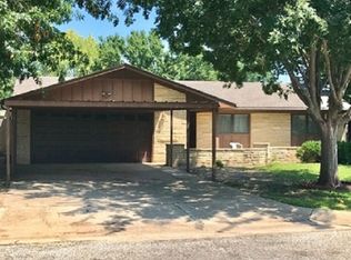 428 Warren Way, Arkansas City, KS 67005