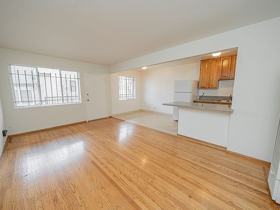 3rd image of 3084 Richmond Blvd #F