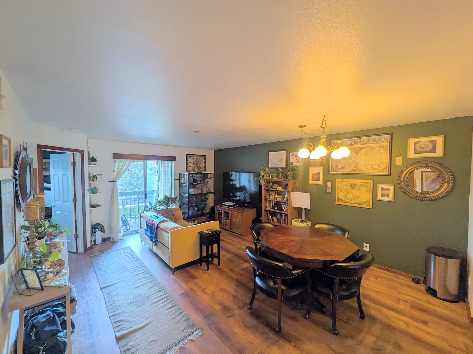 2 bed, 862 sqft, $2,400 — Photo 1