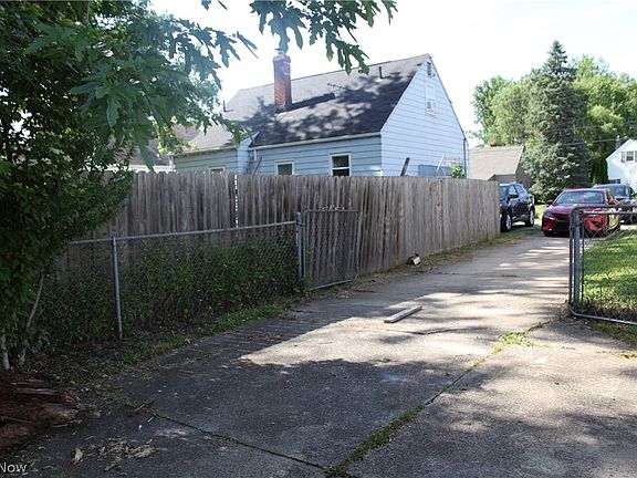 4th image of 2580 E 37th St