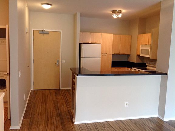 213 kitchen/bar counter