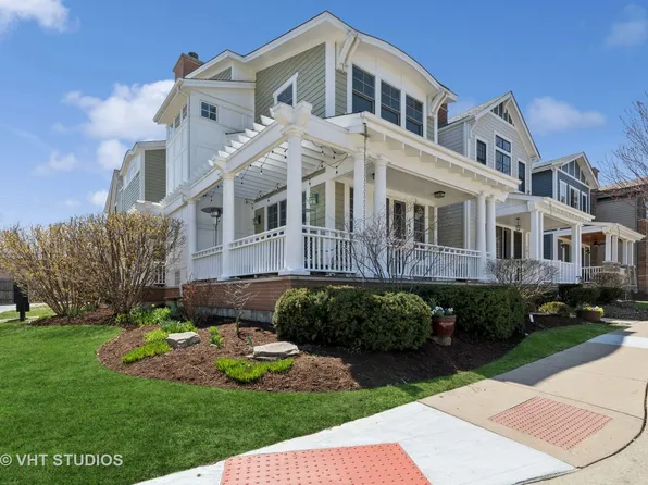 163 School St, Libertyville, IL 60048