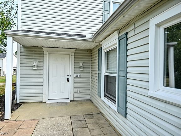 2nd image of 625 Canterbury Ln #27-B