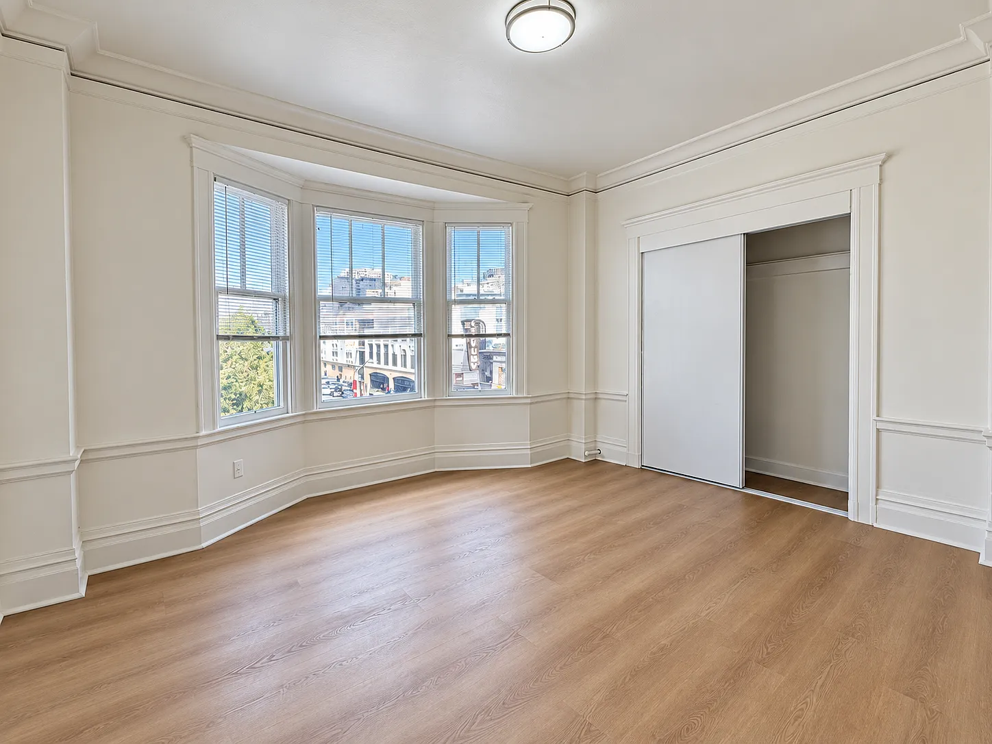 Studio, 330 sqft, $2,895 — Photo 2