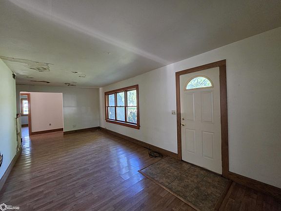 4th image of 106 Spring St