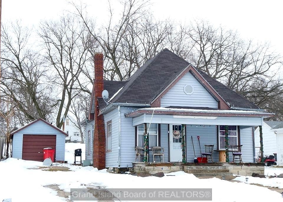 1st image of 128 Myers St