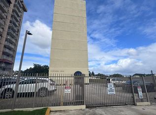 101 Condomonio Caparra Oval, Guaynabo, PR 00971