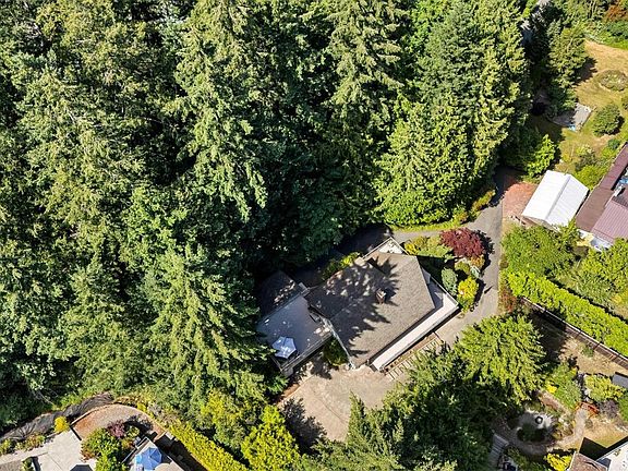 4th image of 2460 Mill Bay Rd