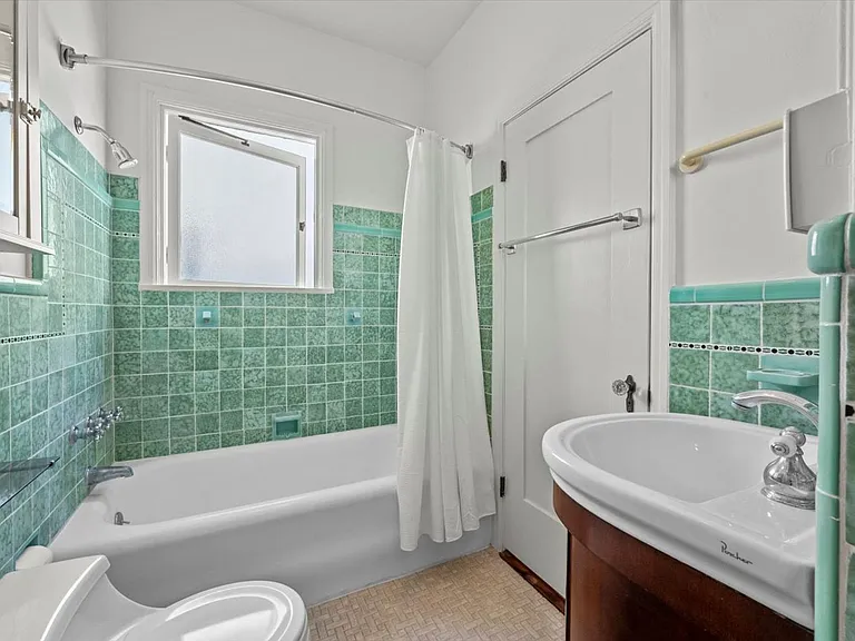 1530 Miramar Dr — Photo 11