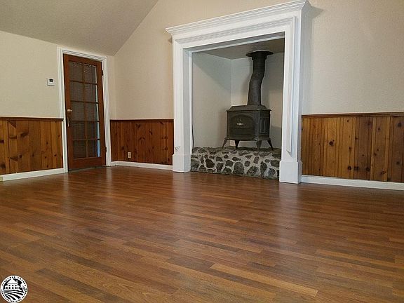 4th image of 22829 Miners Ave