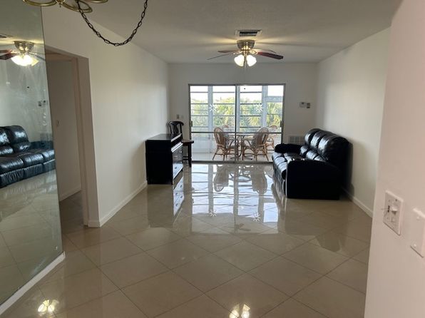 1021 Crystal Lake Dr APT 303